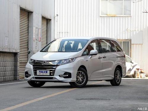 国产mpv五菱试驾视频,空间巨兽，驾驭自如