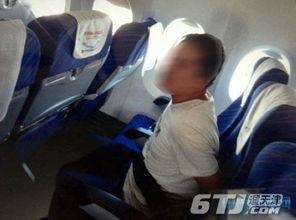 菜叔玩国产飞机的视频,翱翔蓝天，感受民族航空力量